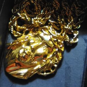 18k gold Jesus pentant